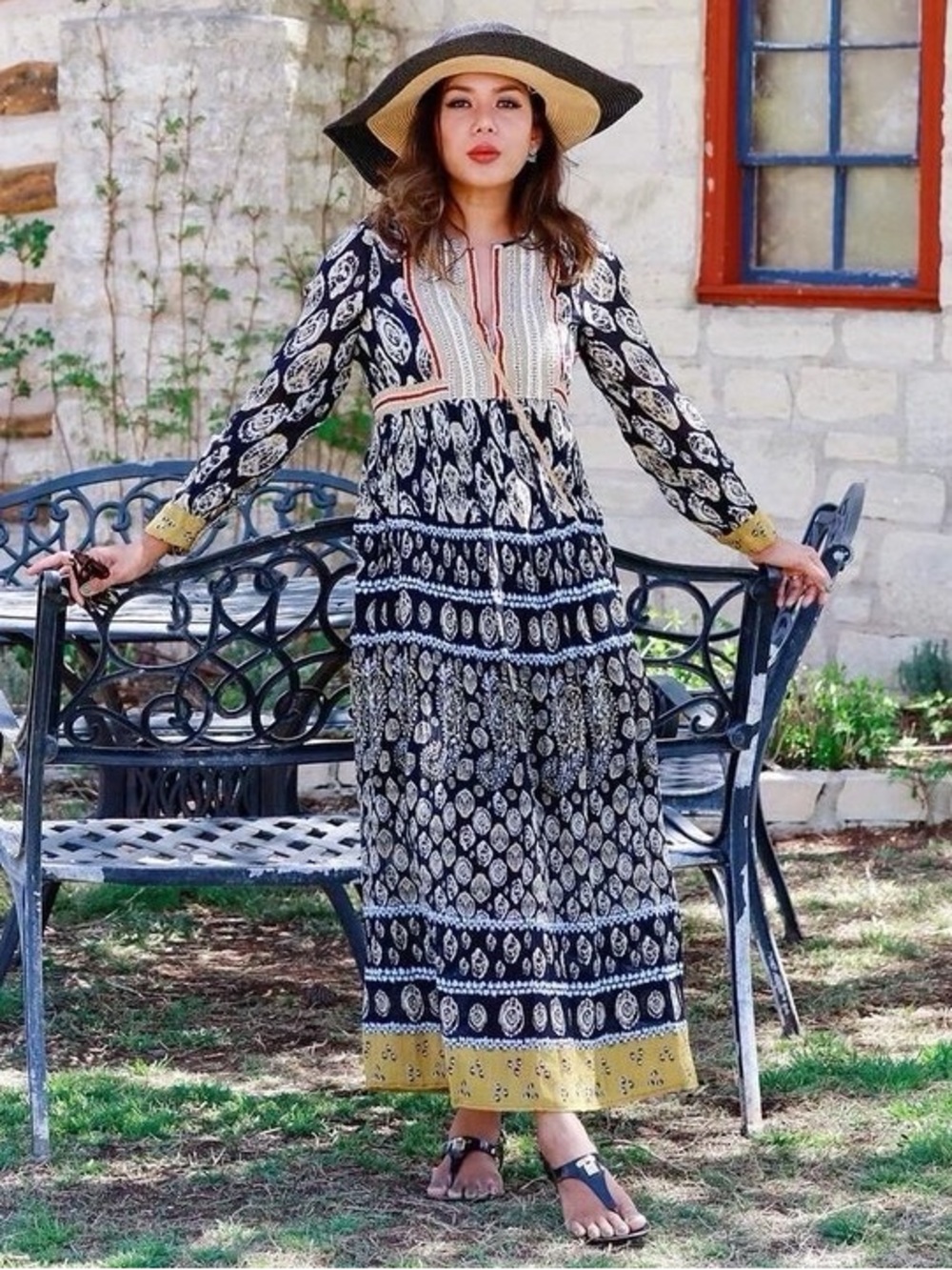 XS. Zara embroidered dress